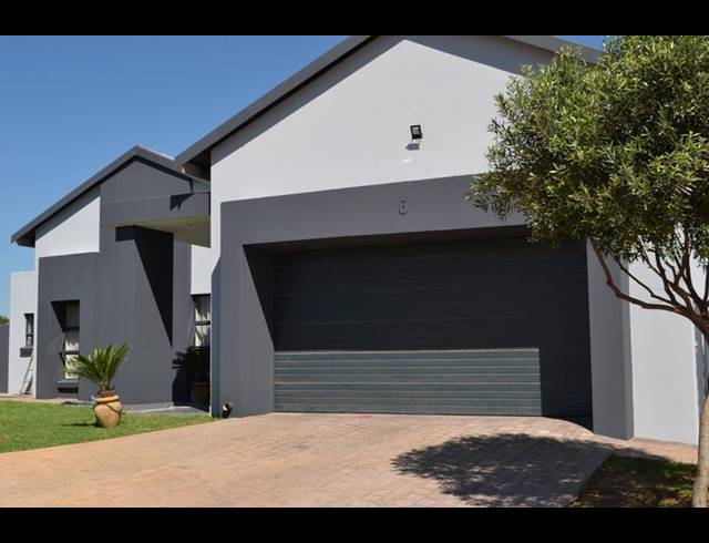 3 BEDROOM HOUSE FOR SALE IN COPPERLEAF ESTATE